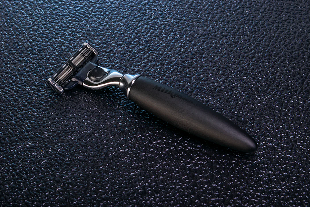 Mach 3 Compatible Cartridge Razor (Matte Black) - Image 3